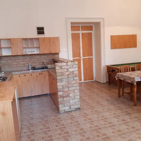 Apartament 20 Bakancs